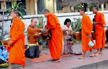 磨憨口岸出发老挝7日自驾游：琅勃拉邦-万荣7天自驾静谧老挝-游推荐