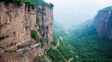 郑州集合晋豫6日自驾游:郭亮村-挂壁公路-打铁花-龙门石窟-少林寺6天休闲自驾游-推荐