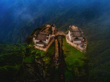 山东出发到贵州深度11日自驾游：梵净山-黄果树瀑布-大小七孔11日自驾游