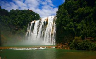 成都出發(fā)貴州5日自駕游：赤水大瀑布-黃果樹(shù)-織金洞5日自駕游自駕游