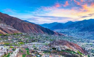 重慶出發(fā)四川4日自駕游：金川梨花節(jié)+丹巴藏寨+雪山+草原攝影4日自駕之旅自駕游