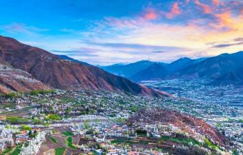 重庆出发四川4日自驾游：金川梨花节+丹巴藏寨+雪山+草原摄影4日自驾之旅-游推荐