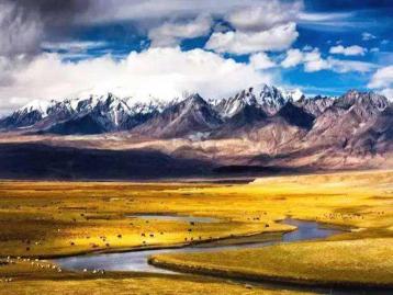 江苏出发新疆自驾20日游：喀纳斯-魔鬼城-胡杨林-莫高窟，自驾穿越陕甘内蒙新疆20日自驾游