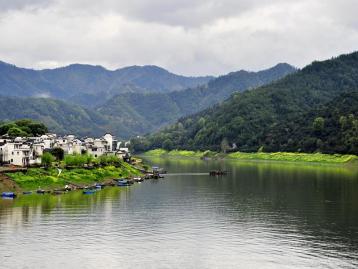 北京出发皖南川藏线自驾游：景德镇-呈坎八卦-新安江山水画廊7日自驾游