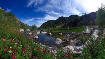 北京周边2日自驾游：漫山花溪谷-正定古城墙2日河北周末游-推荐