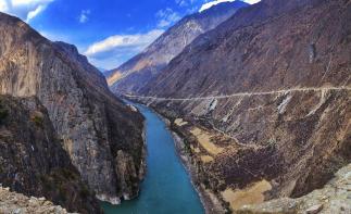 大理集合滇藏12日自駕游：丙察察-獨(dú)龍江-西藏拉薩-大理古城-怒江第一灣12日自駕游自駕游