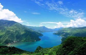 重庆出发川西4日自驾游：雷波马湖-大凉山秘境-悬崖村-九十九里瀑布温泉4日自驾之旅-游推荐