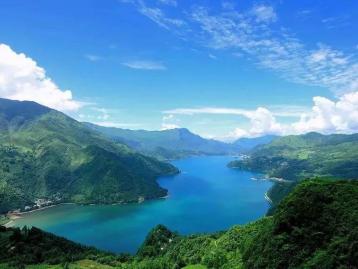 重庆出发川西4日自驾游：雷波马湖-大凉山秘境-悬崖村-九十九里瀑布温泉4日自驾之旅