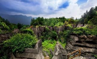 武漢出發(fā)周邊恩施3天自駕：獅子關(guān)水上公路-梭布埡石林-女兒城3天湖北周末游自駕游