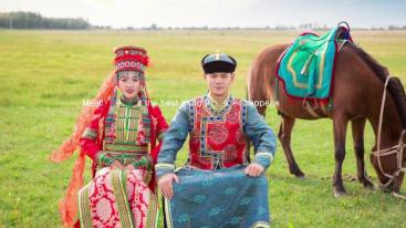 鄂尔多斯6日自驾游：库布其沙漠-鄂尔多斯大草原-阿尔寨石窟-布龙湖-康巴什6日内蒙自驾游-推荐