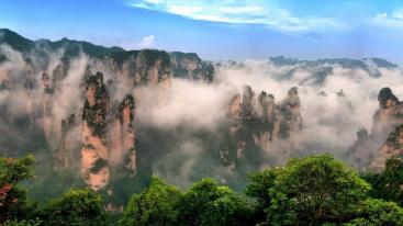 山东出发湘西7日自驾游：张家界-凤凰古城-猛洞河漂流-芙蓉镇-墨戎苗寨美景赏析7日游-推荐