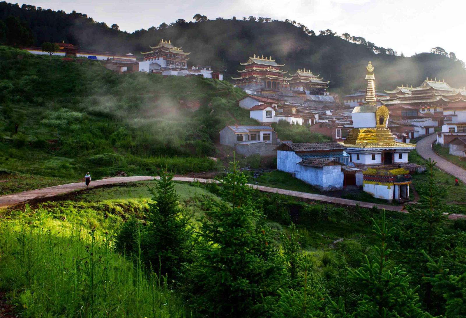 山东出发甘南川北8日自驾游：郎木寺-扎尕那-瓦切塔林-黄龙密境8日经典自驾游自驾游