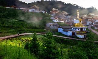 山东出发甘南川北8日自驾游：郎木寺-扎尕那-瓦切塔林-黄龙密境8日经典自驾游自驾游