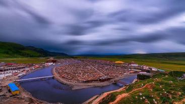 成都发往山南16日自驾:普陀神山-色达-纳木错16日川进青出自驾游-推荐