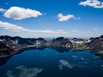 山东出发朝鲜10日自驾游：长白山-镜泊湖-鸭绿江-出境朝鲜10日探索神秘东北自驾游