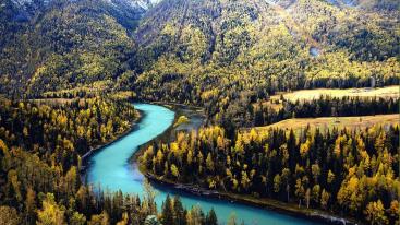 山东出发新疆26日自驾游：塔克拉玛干沙漠-葡萄沟-吐鲁番-天山天池梦幻全景新疆26日游-推荐