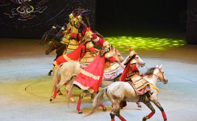 北京出发内蒙3日自驾游：969自驾营地，中国马镇狂欢节3日自驾之旅