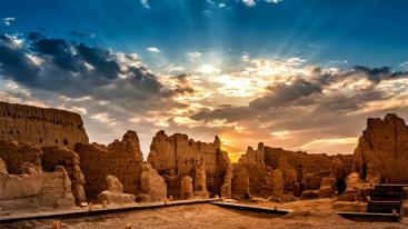 成都出发新疆13日自驾游：火焰山-葡萄沟-米兰古城-水上胡杨-赛里木湖-那拉提草原13日自驾游-推荐