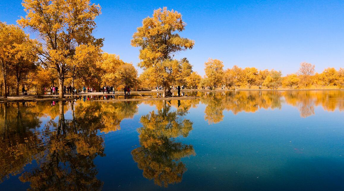 成都出发甘肃内蒙8日自驾游：额济纳旗胡杨林-居延海日出-张掖丹霞8日自驾游自驾游