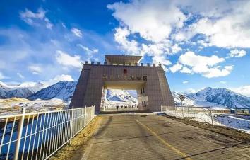 烏魯木齊集合8日南疆落地自駕游：帕米爾-獨(dú)庫(kù)公路-喀什-巴音郭楞8日落地自駕游（含機(jī)票）-游推薦