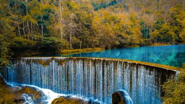 湖北出发贵州6日自驾游：荔波小七孔-岜沙苗寨-肇兴侗寨-镇远古镇6日寻美黔东南-推荐