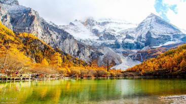 成都出发甘孜稻城亚丁6日游：新都桥-塔公草原-甲居藏寨6日自驾游-推荐