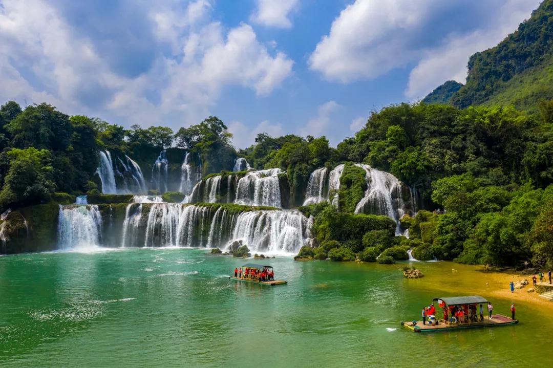 湖北出发广西中越边境6日自驾：穿越德天跨国瀑布-名仕田园-靖西鹅泉6日广西自驾游自驾游