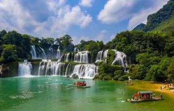 湖北出发广西中越边境6日自驾：穿越德天跨国瀑布-名仕田园-靖西鹅泉6日广西自驾游-游推荐