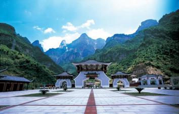 西安出发贵州湖南8日自驾游：西江千户苗寨-芙蓉镇-张家界-黄龙洞8日自驾游-游推荐