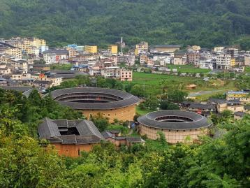 广东出发粤东福建4日自驾游：潮州古城-永定土楼-梅州客天下4天自驾游