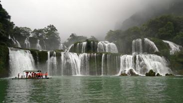 湖南出发广西7日自驾游：三江侗寨-百色巴马-中越边境-北海涠洲岛7日自驾游-推荐