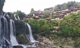 長(zhǎng)沙出發(fā)湘西3日自駕游：湘西邊城鎮(zhèn)-芙蓉鎮(zhèn)-老司城-不二門休閑3日自駕游自駕游