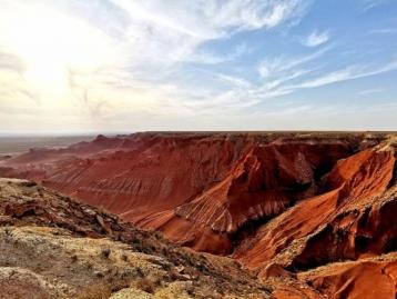 北京出发内蒙锡林郭勒3日自驾游：赏大红山丹霞-二连国门-草原戈壁穿越自驾