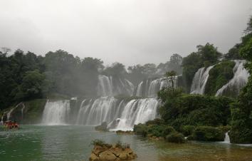 廣東出發(fā)廣西中越邊境5日自駕游：百色巴馬-靖西鵝泉-德天瀑布特色5日自駕游-游推薦