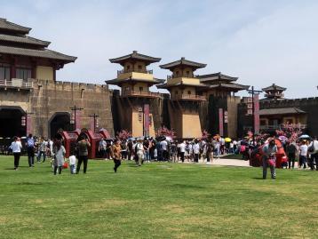 武汉出发浙江横店5日自驾游：探班东方好莱坞横店影视城深度休闲娱乐5日自驾游