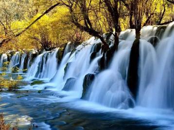 重庆出发四川3日自驾游：文县白龙江-九寨沟秋色大赏3日纯玩自驾之旅