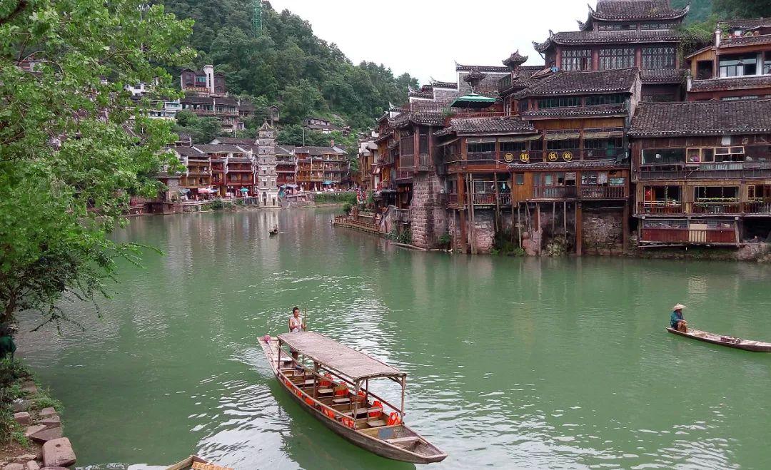 山东出发湖南湖北6日自驾游：张家界-芙蓉镇-凤凰古城-墨戎苗寨6日经典自驾游自驾游