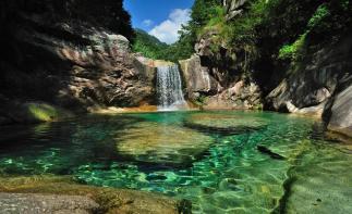 山东出发安徽5日自驾游：三河古镇-翡翠谷-民俗表演-鲍家花园-黄山经典自驾游自驾游