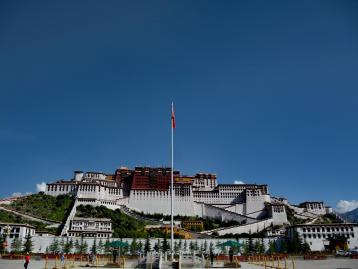 成都集合13日川进青出西藏自驾游：318川藏线-拉萨-羊湖纳木错-翡翠湖13日自驾游