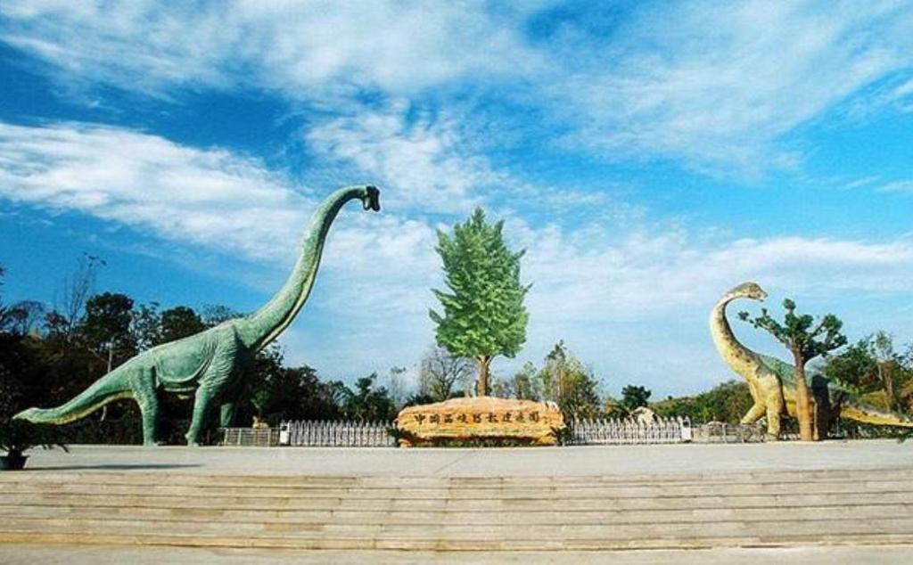 北京出发河南6日自驾：重度沟、鸡冠洞、千岛画廊、西峡恐龙园6日自驾