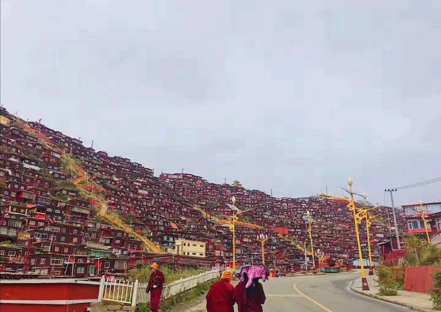 宜宾出发川西色达4日自驾游：天堂佛国色达-新都桥-道孚4日朝圣自驾之旅自驾游