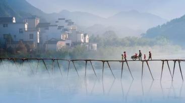 山东出发安徽天路5日游：水上红杉节-桃花潭-查济古镇-采石矶赏秋休闲5日游-推荐