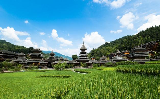 贵阳集合贵州9日自驾游：梵净山+千户肇兴岜沙苗寨+加榜梯田+荔波+镇远古镇+高过河漂流