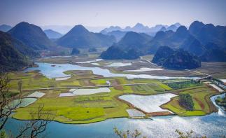 成都出发云南6日自驾游：元谋土林-抚仙湖-普者黑-罗平油菜花6日畅玩云南环线自驾游自驾游