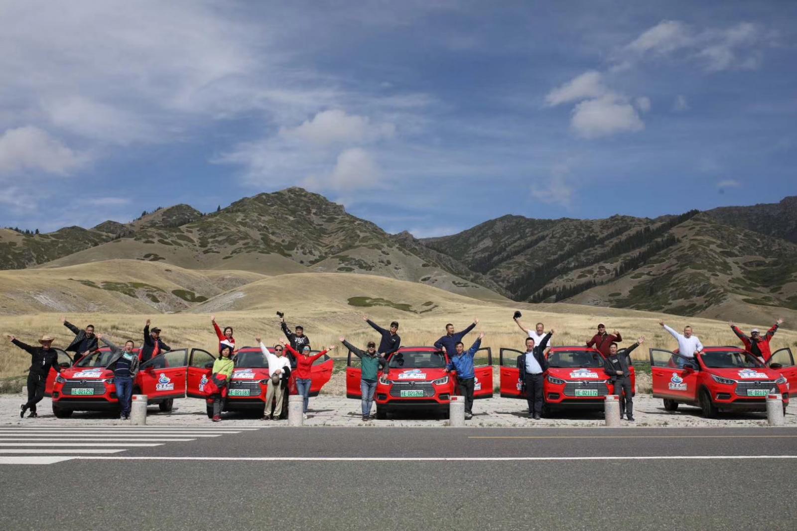 广东出发新疆6日自驾游：探秘大海道无人区-自驾环塔赛道-天山天池-海市蜃楼-吐鲁番双飞6日自驾游（含自驾游