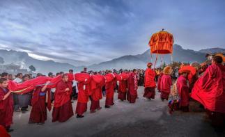 成都出發(fā)阿壩7日自駕游：九寨溝+莫郎節(jié)+蓮寶葉則+瓦切塔林+曬佛節(jié)+跳神節(jié)7日藏域自駕游自駕游