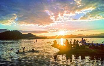 全國(guó)出發(fā)勇闖瀘亞線8日自駕：稻城亞丁-瀘沽湖-卡斯地獄谷8日自駕游-游推薦