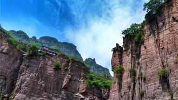 湖北出发穿越挂壁过大年5天自驾活动：辉县—郭亮村—昆山挂壁公路—司徒小镇打铁花—陕州地坑院—洛阳古镇-推荐