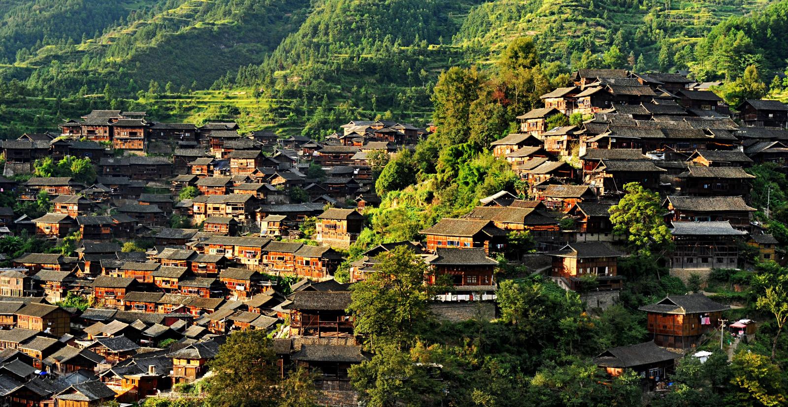 山东出发湖南湘西凤凰·竹山苗寨6日游：红石林-凤凰古城-墨戎苗寨竹山苗寨6日游自驾游