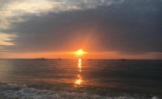 成都出發(fā)廣西8日自駕游：北海BBQ-東興邊境游-中越大瀑布-靖西鵝泉8日自駕自駕游